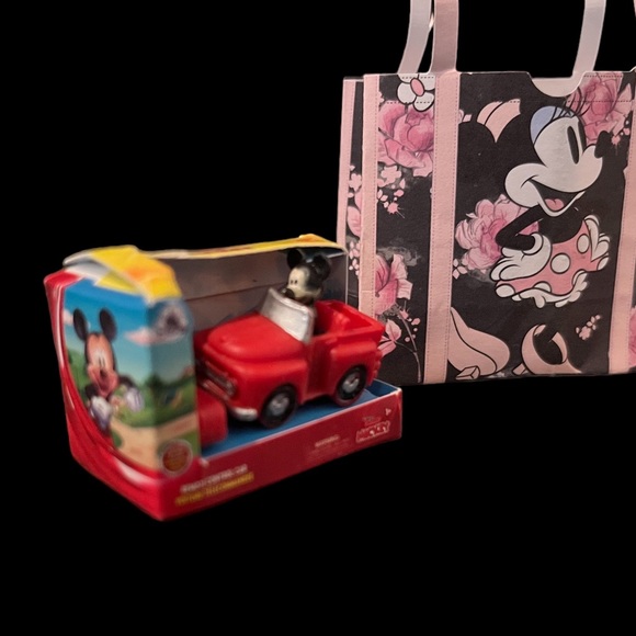 Mini Brands Mickey and Minnie Mouse Pieces - Picture 2 of 7